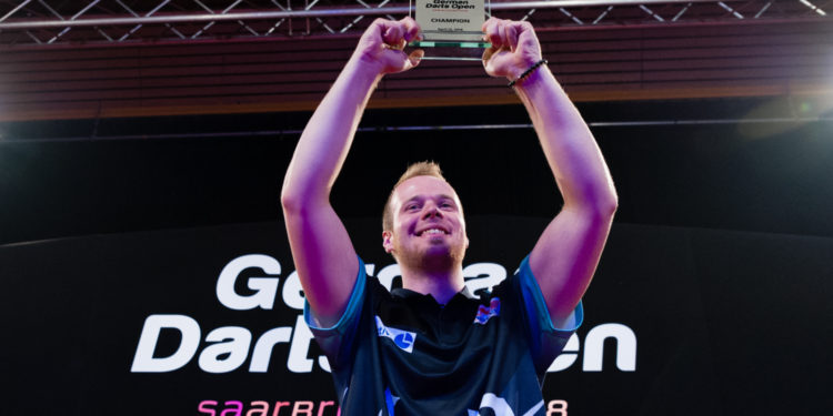 Max Hopp gewinnt als erster Deutscher ein PDC-Turnier