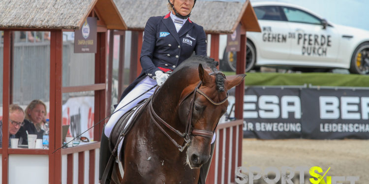 Ingrid KLIMKE (GER) mit Franziskus 15