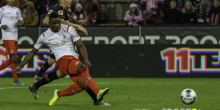 Köln gewinnt Rhein-Derby