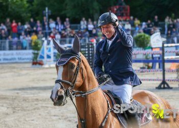 Regen, Unterbrechungen und Pferdesport