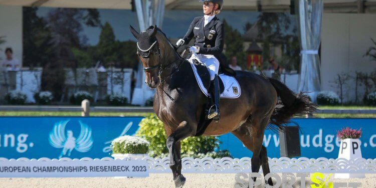 Jessica vonbredow-Werndl mit TSF Dalera BB bei den FEI European Championship 2023 in Riesenbeck